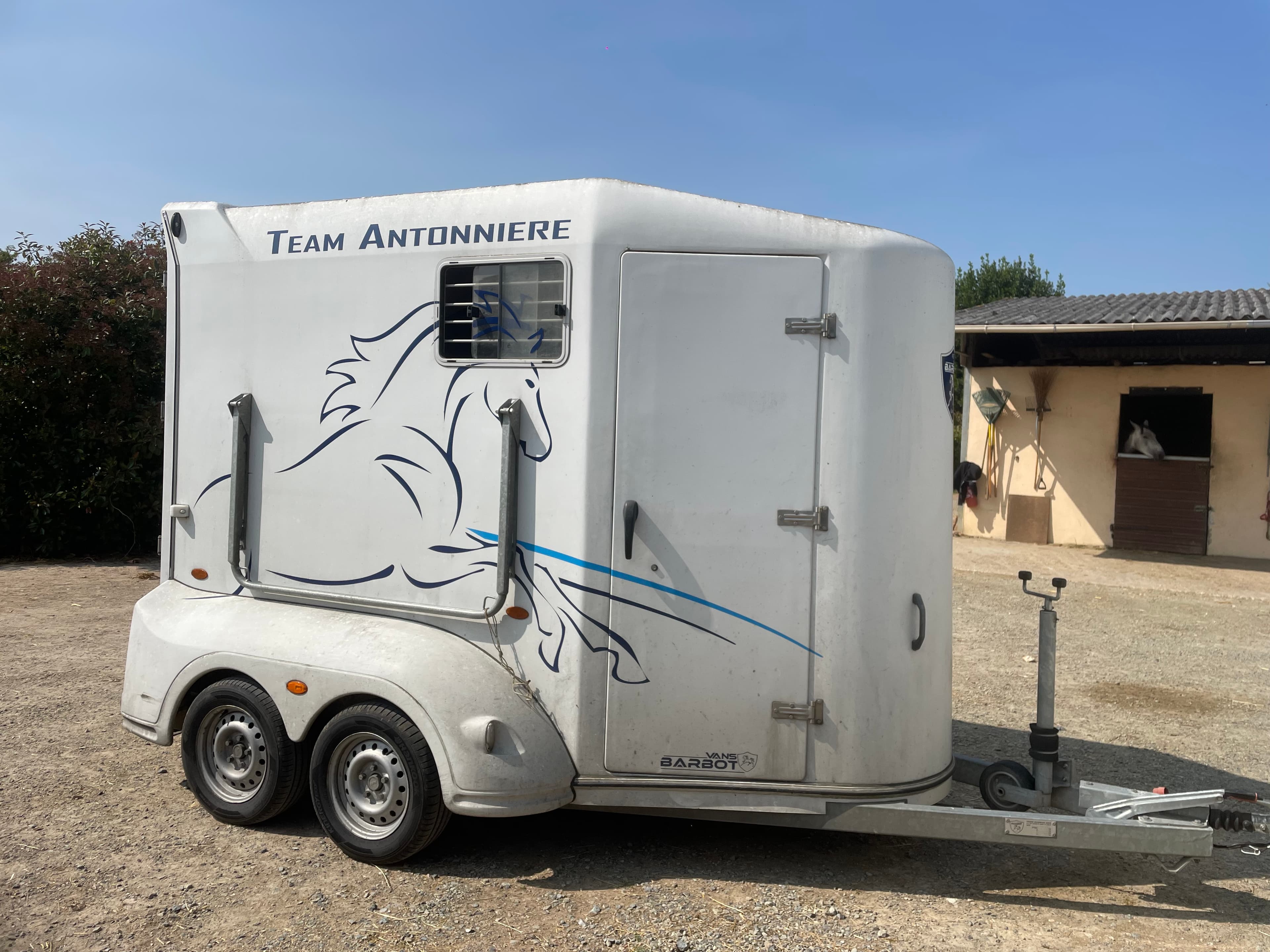 Van 2 places chevaux